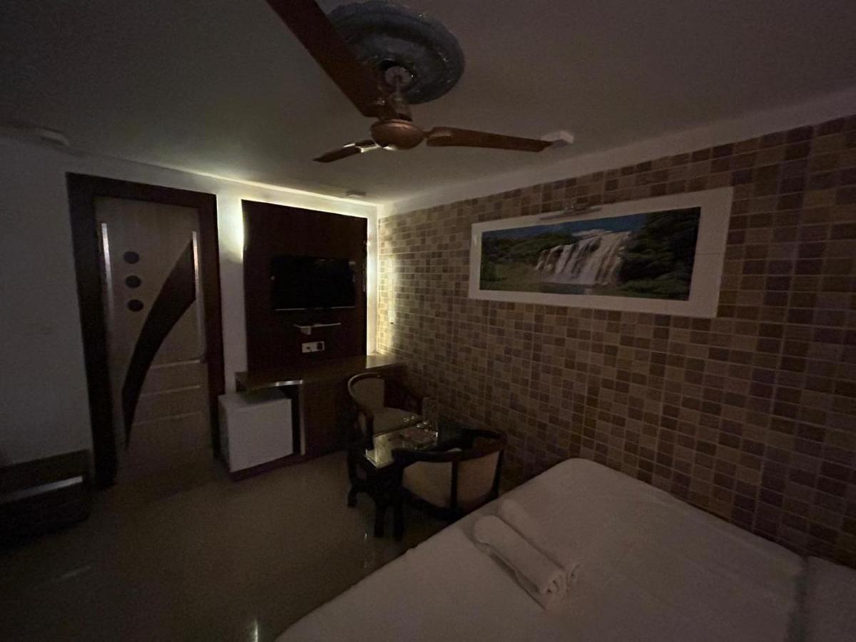 The Peach Tree Rooms Mount Abu Bagian luar foto