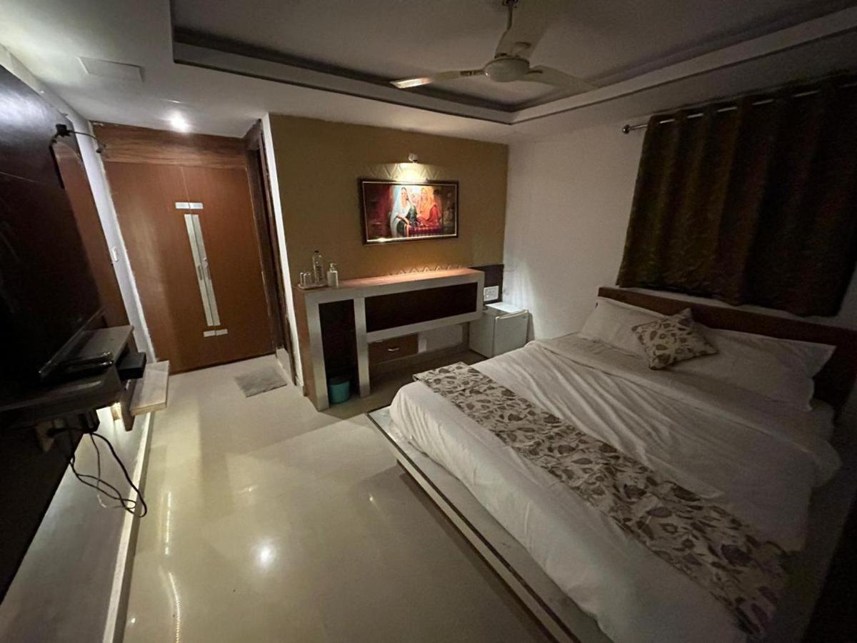 The Peach Tree Rooms Mount Abu Bagian luar foto