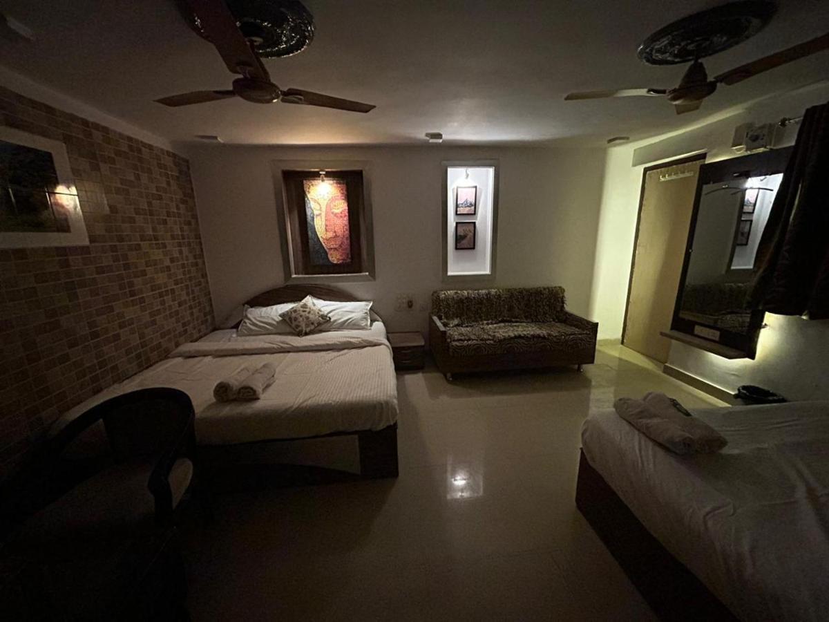 The Peach Tree Rooms Mount Abu Bagian luar foto