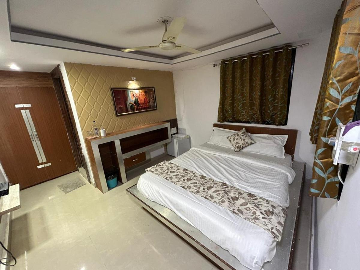 The Peach Tree Rooms Mount Abu Bagian luar foto