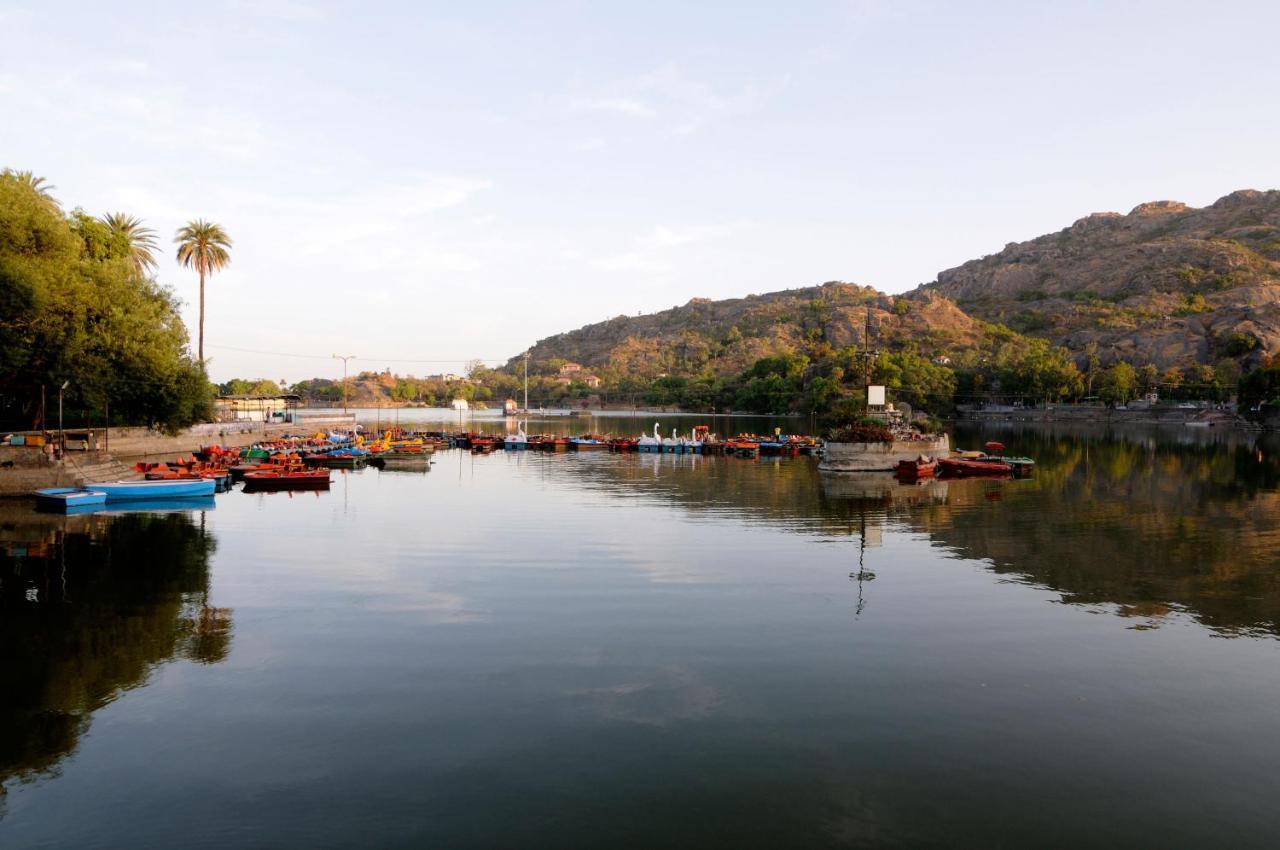 The Peach Tree Rooms Mount Abu Bagian luar foto